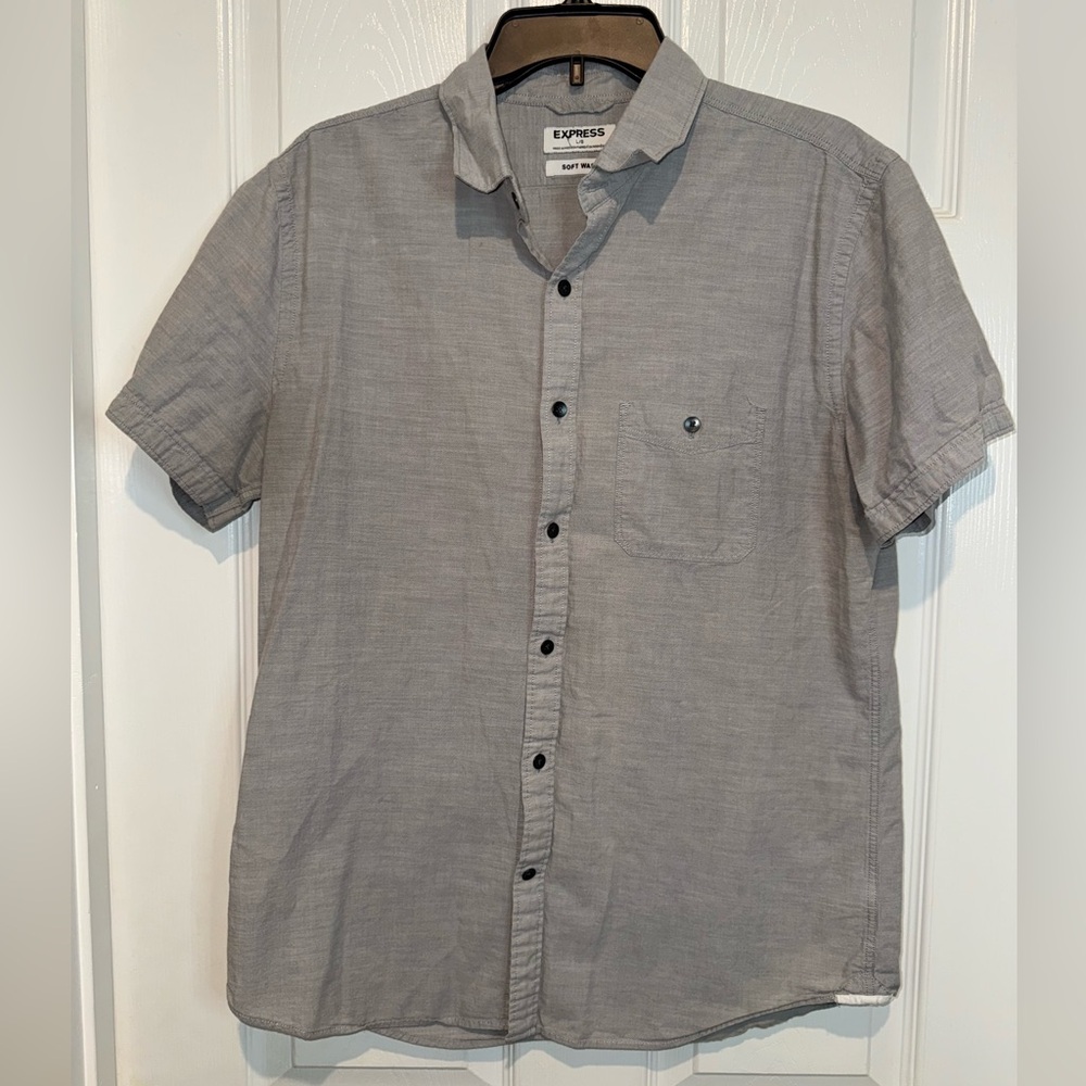 Express Gray Casual Button Down Shirt. Size L